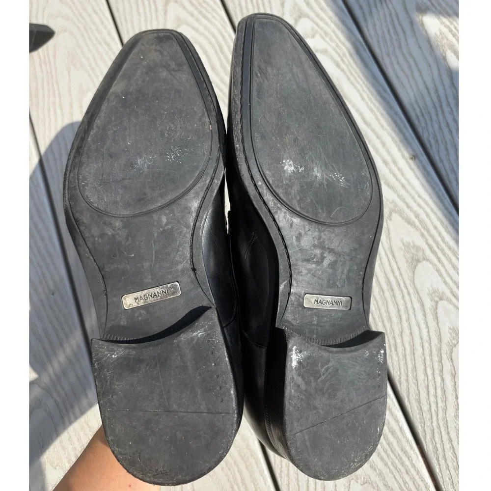 magnainni color black